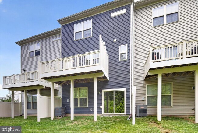 Building Photo - 7906 Marietta Dr
