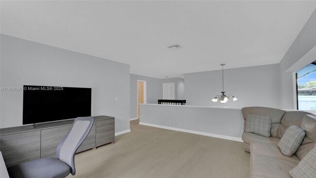 Building Photo - 540 SW 101st Ave