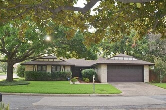 Building Photo - 15706 Havenrock Cir