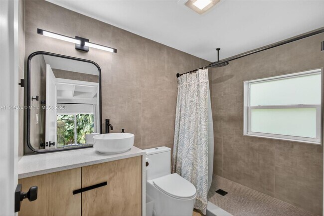 Building Photo - 11324 Palm Tree Ln