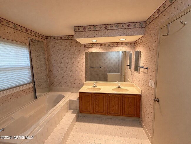 Building Photo - 137 Pierce Dr