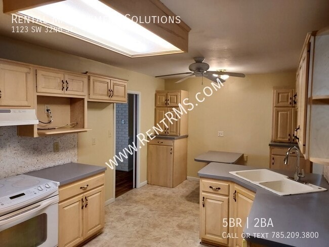 Building Photo - 1123 SW 32nd St