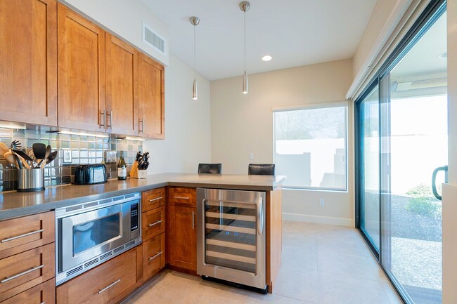 Building Photo - PRIVATE POOL - 2 BEDROOMS PLUS DEN