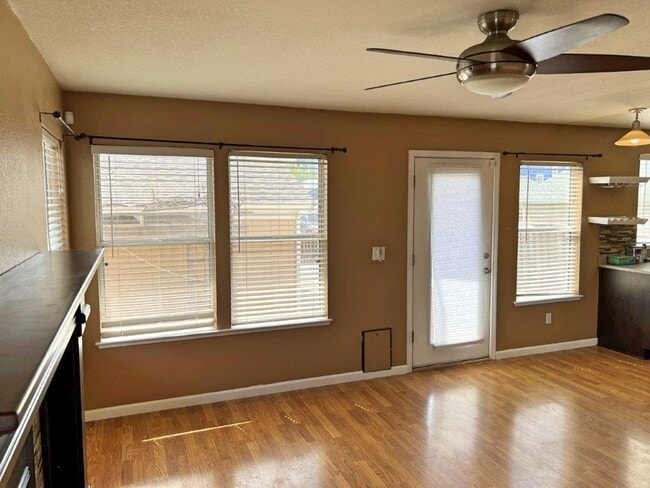 Building Photo - Modern 4 Bedroom 3 Bath Close to Marina Suisun City *Star Rentals