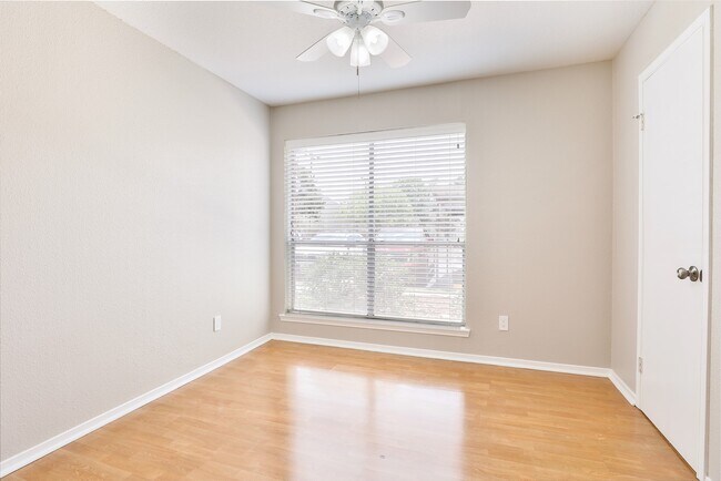 Building Photo - 5005 Georgi Ln