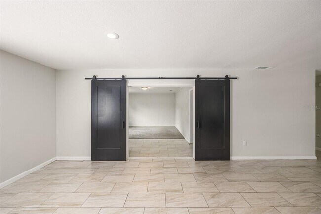 Building Photo - 934 Point View Ln