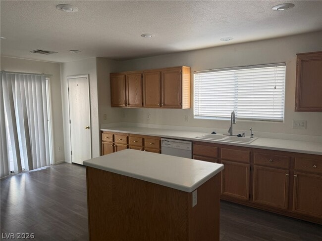 Building Photo - 203 Lynbrook St