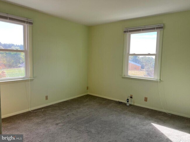 Building Photo - 15009 Falling Waters Rd
