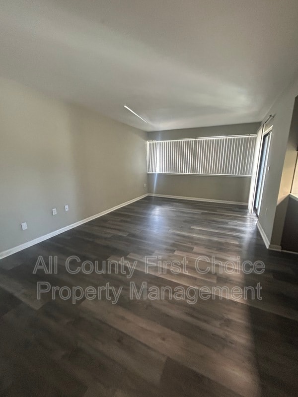 Building Photo - 782 Village Lake Terrace