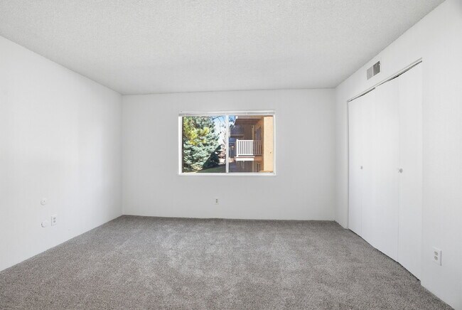 Building Photo - $1,395.95 - 1 Bed, 1 Bath Condo in Denver with Outdoor Patio Space