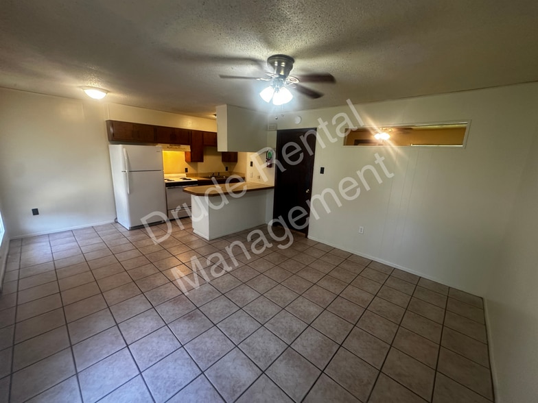 Building Photo - 42219 W Yellow Water Rd