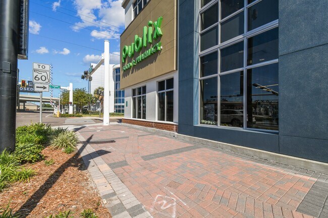 Building Photo - 1120 E Kennedy Blvd