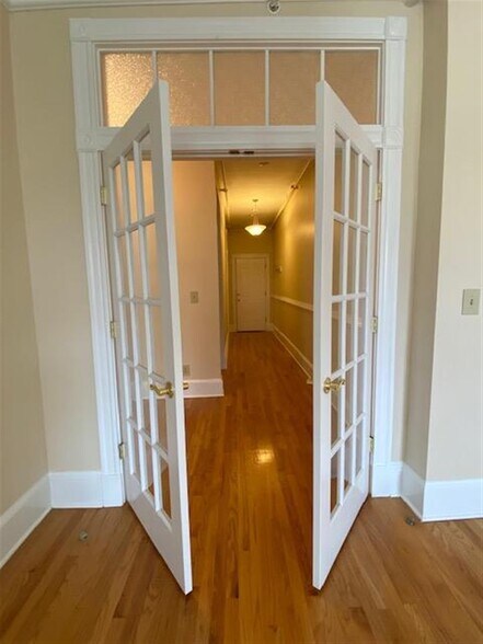 Building Photo - 878 Massachusetts Ave