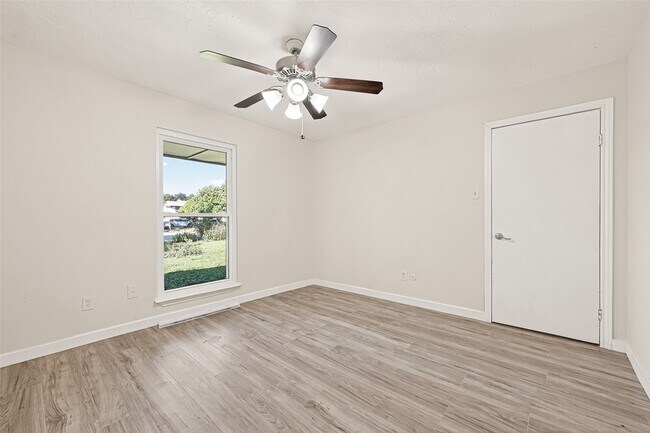 Building Photo - 4123 Cedar Gardens Dr