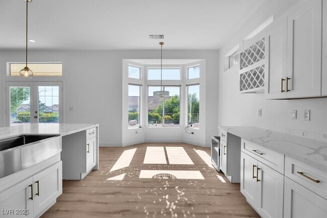 Building Photo - 2652 Youngdale Dr