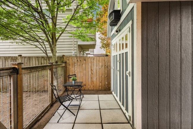 Building Photo - 3bd/3ba Seattle Townhome
