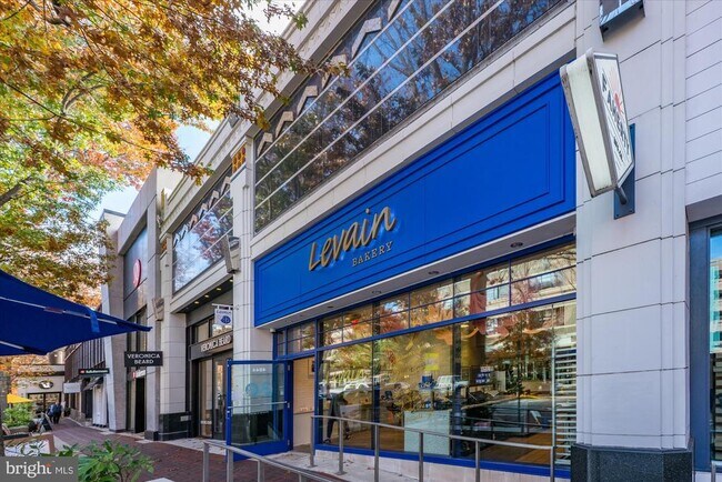 Building Photo - 4915 Hampden Ln