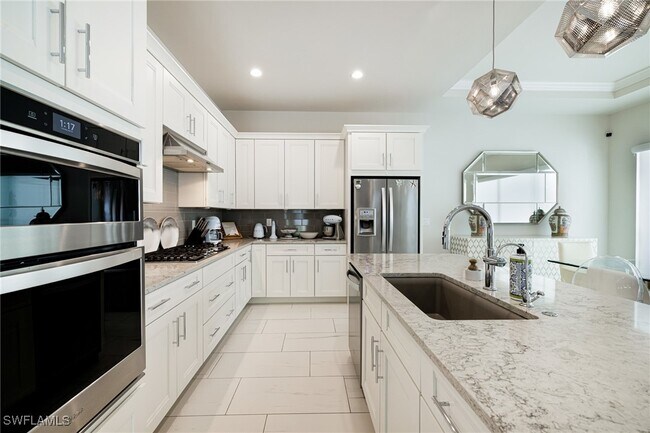 Building Photo - 9020 St Lucia Dr