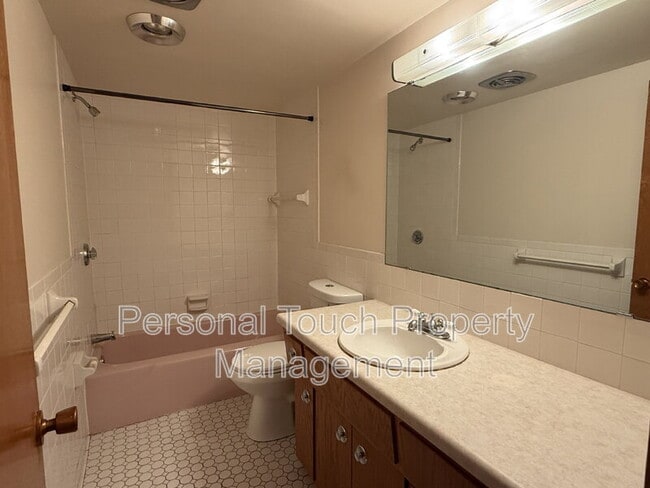 Building Photo - 501 7th St S