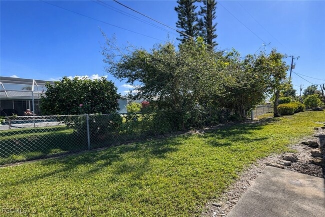 Building Photo - 3603 SE 9th Pl