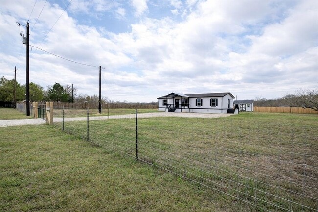 Building Photo - 339 Lower Red Rock Rd