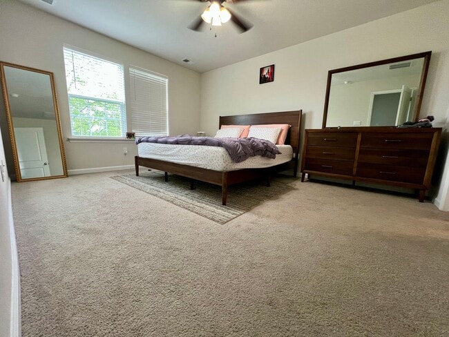 Building Photo - Stunning 4-Bed Townhome in Quakertown! Ava...