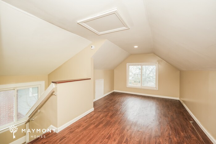 Building Photo - 589 Eastland Ave