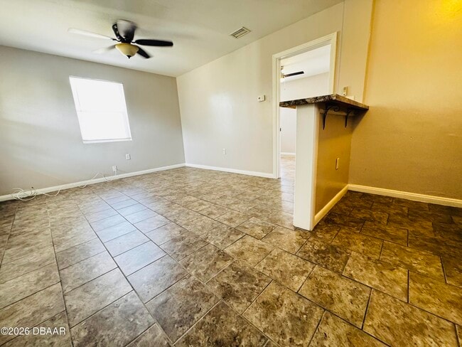 Building Photo - 391 S Halifax Dr