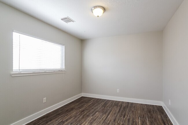 Building Photo - 19214 Spruce Bough Ln