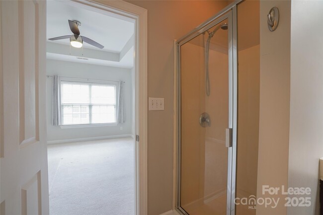 Building Photo - 15418 Jade St