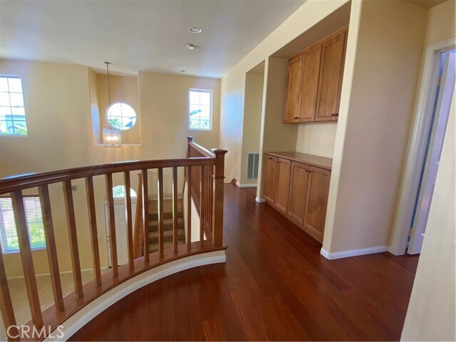 Building Photo - 44 Whispering Pine