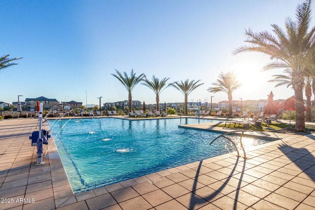 Building Photo - 3351 S Lily