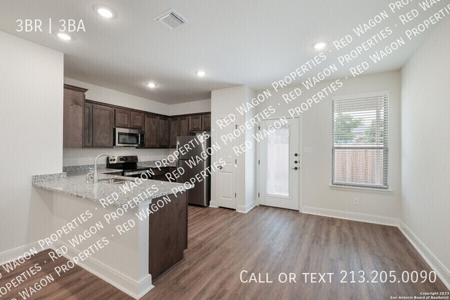 Building Photo - 2507 Lynwood Bnd