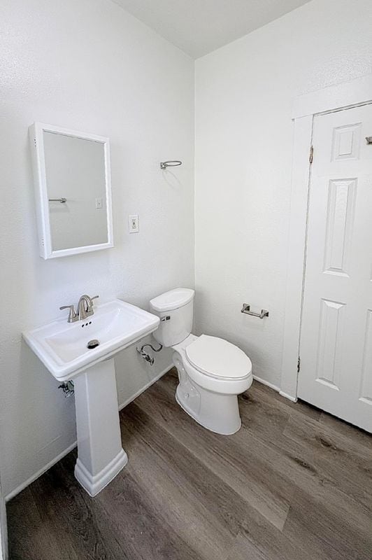 Building Photo - 433 W 4TH St