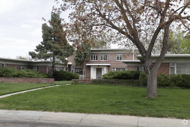 Building Photo - 1452-1470 Ivanhoe St