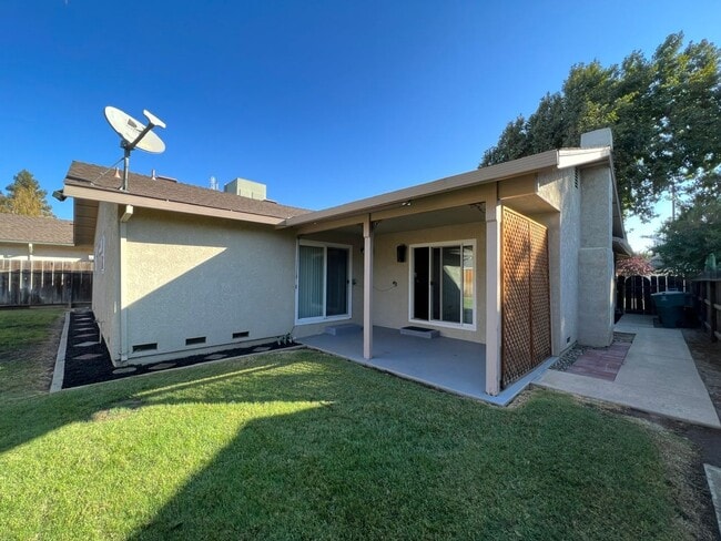 Building Photo - Immaculate 3 bedroom on a court!