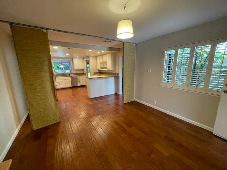 Building Photo - 6543 Paseo Adelante