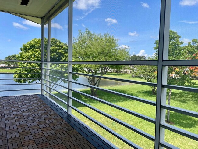 Building Photo - 326 Preston H