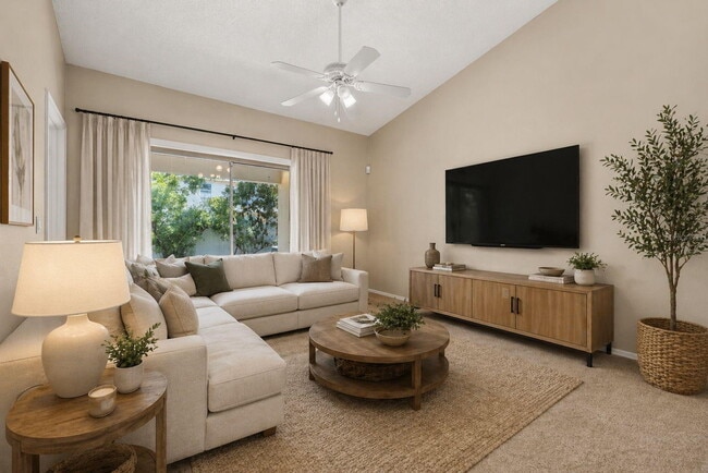 Building Photo - 14772 Laguna Beach Cir