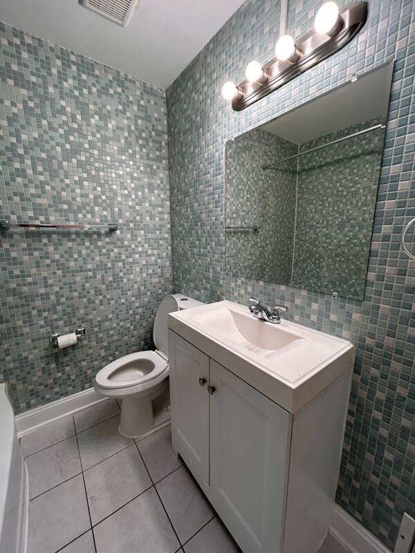 Building Photo - 6911 Gough St