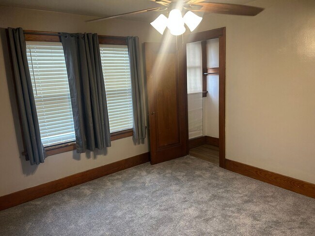 Building Photo - Charming 4BR House in Steubenville