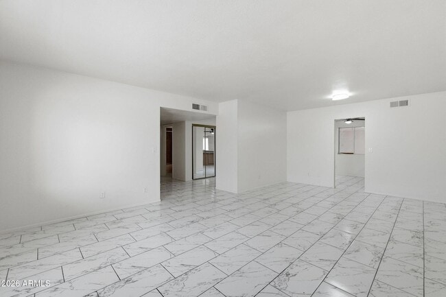 Building Photo - 4731 W Paradise Ln