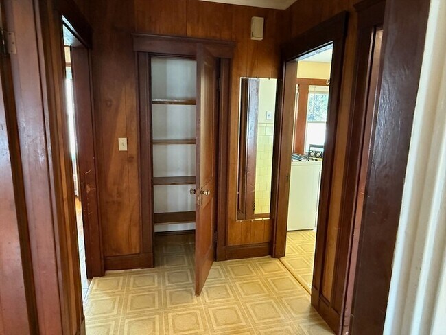 Building Photo - 63 Park St