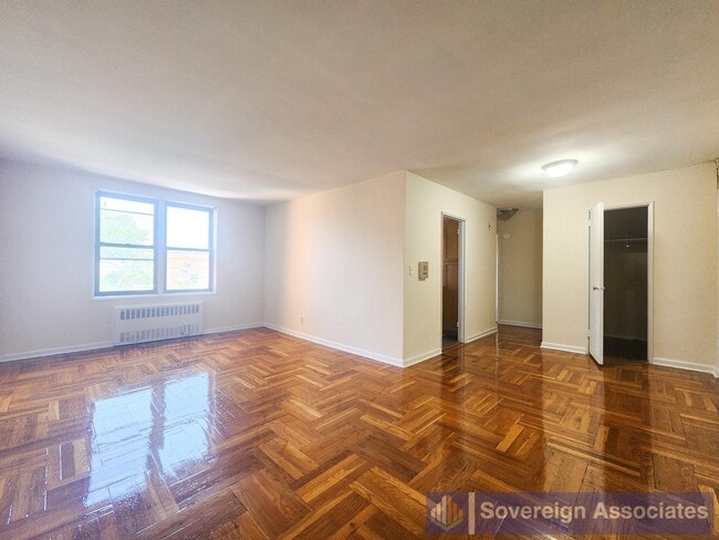 Building Photo - 525-527 Riverdale Avenue