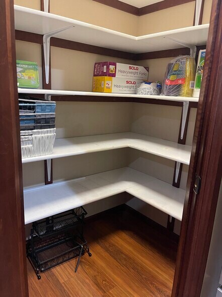 Building Photo - 113 Alton Dr