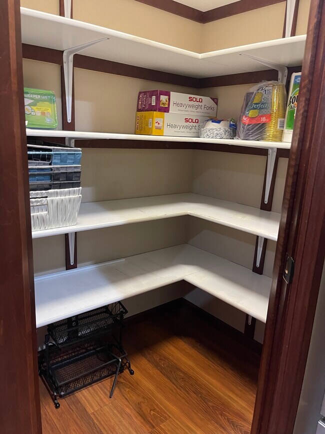 Building Photo - 113 Alton Dr