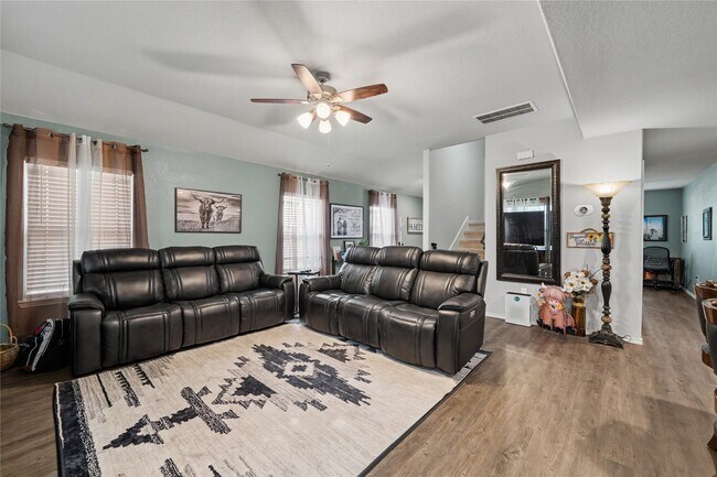 Building Photo - 20815 Acorn Valley Dr