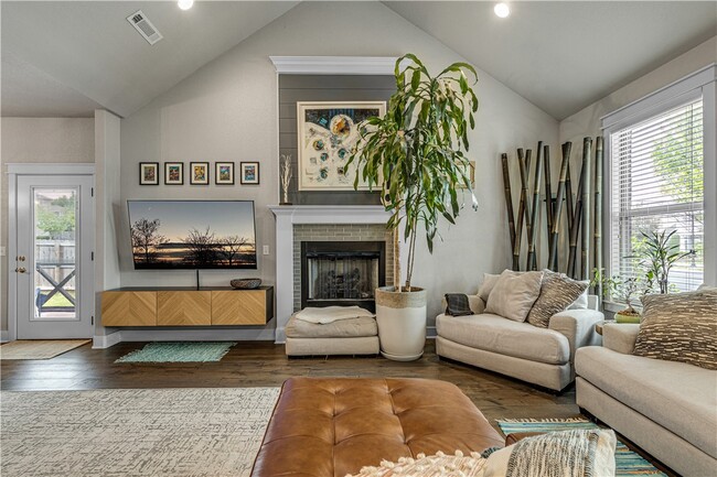 Building Photo - 2630 E Bayside Xing