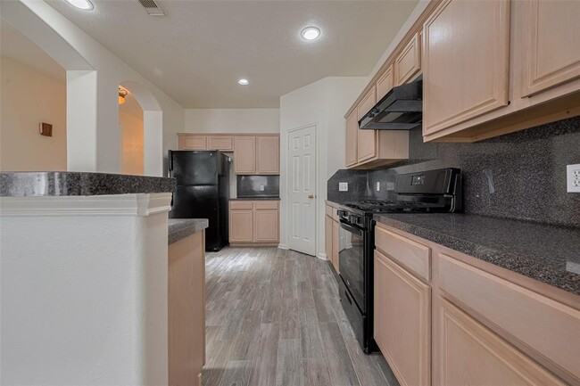 Building Photo - 17215 Stratford Green Dr