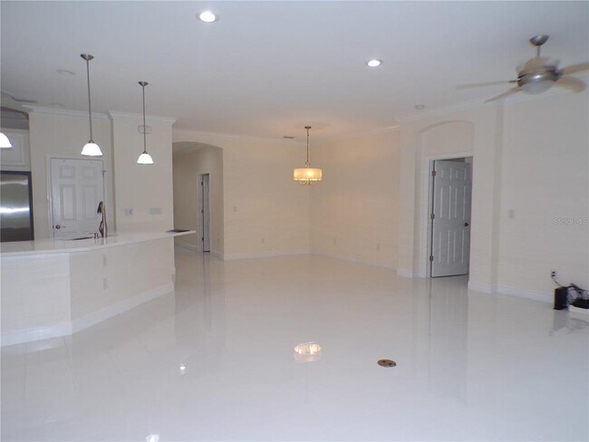 Building Photo - 6200 Falcon Lair Dr